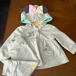 Like New Disney Baby Minnie Outfit, Size 18 months!